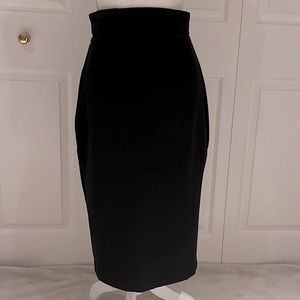 4. EVA MENDES NY & COMPANY, GENTLY USED, SIZE 4, PENCIL SKIRT, black, fitted